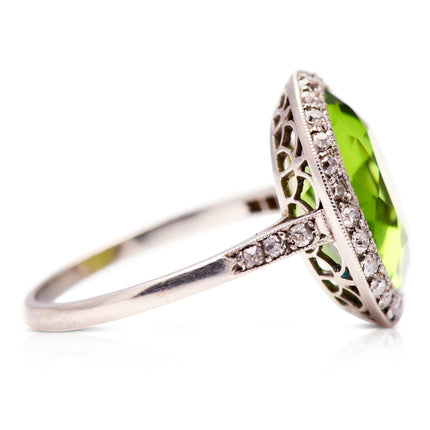 Vintage_Rings | Vintage_Engagement_Rings |Peridot_Rting | Epoque_Platinum_Peridot_and_Diamond_Ring | Belle Époque, Platinum, Peridot and Diamond Ring