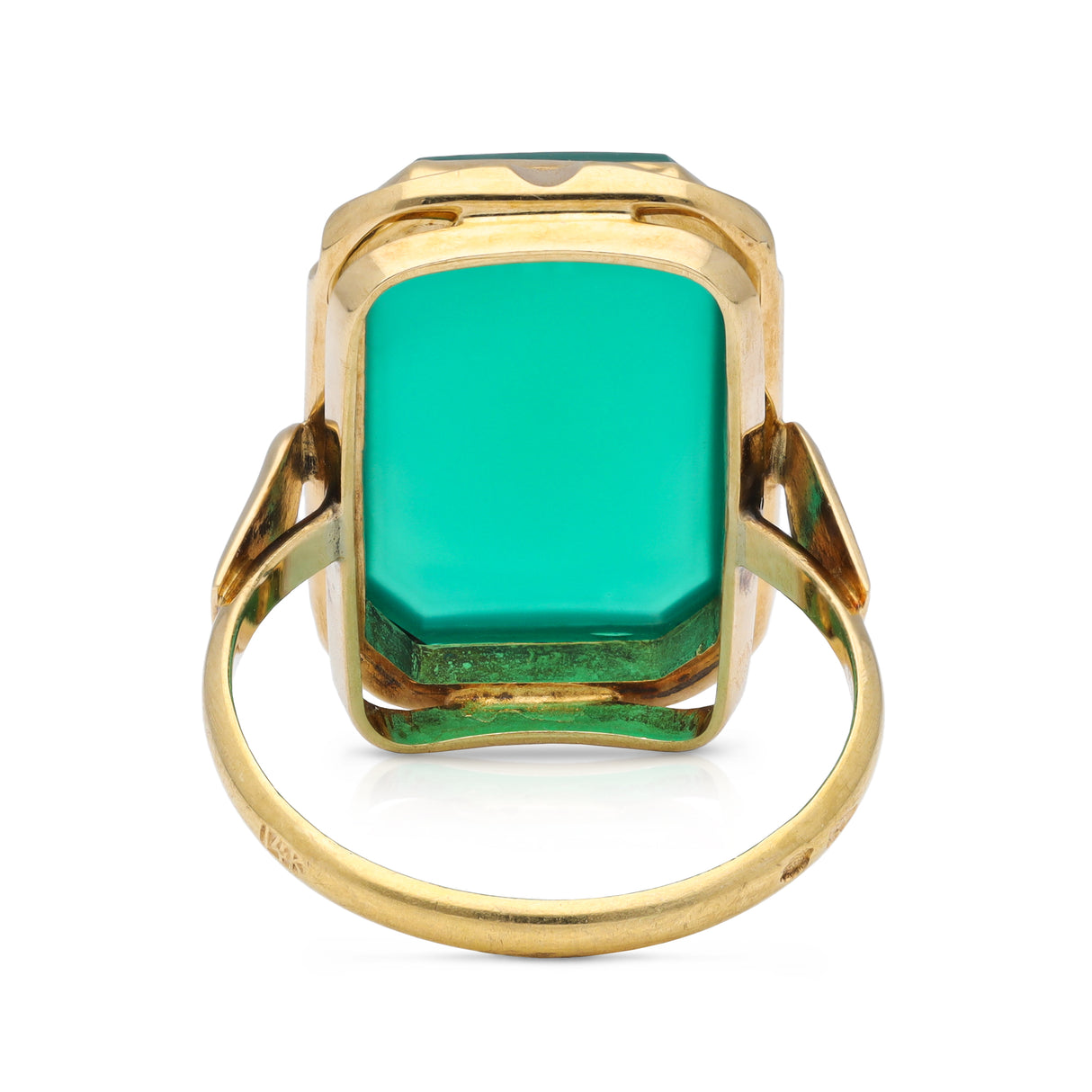 Art Deco chrysoprase and yellow gold ring, rear view.