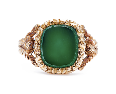 Antique-Georgian-15ct-Gold-Chrysoprase-Repoussé-Signet-Ring