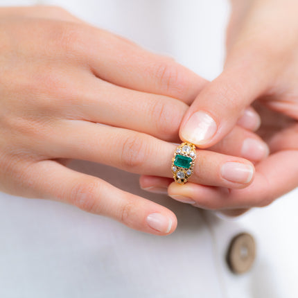 Georgian, 18ct Gold, Colombian Emerald and Diamond 'Souvenir' Ring
