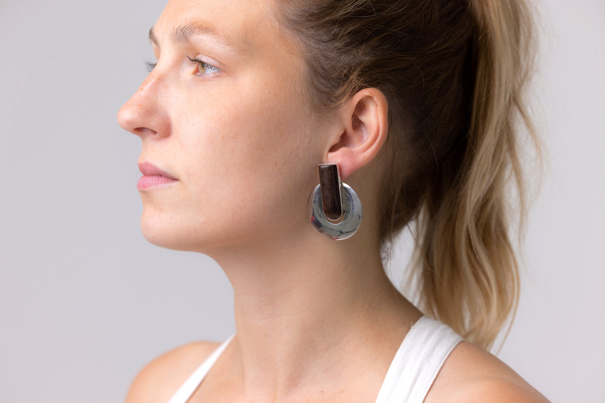 Art-Deco-Ebony-Wood-Disc-Earrings-Sterling-Silver-Vintage-Antique