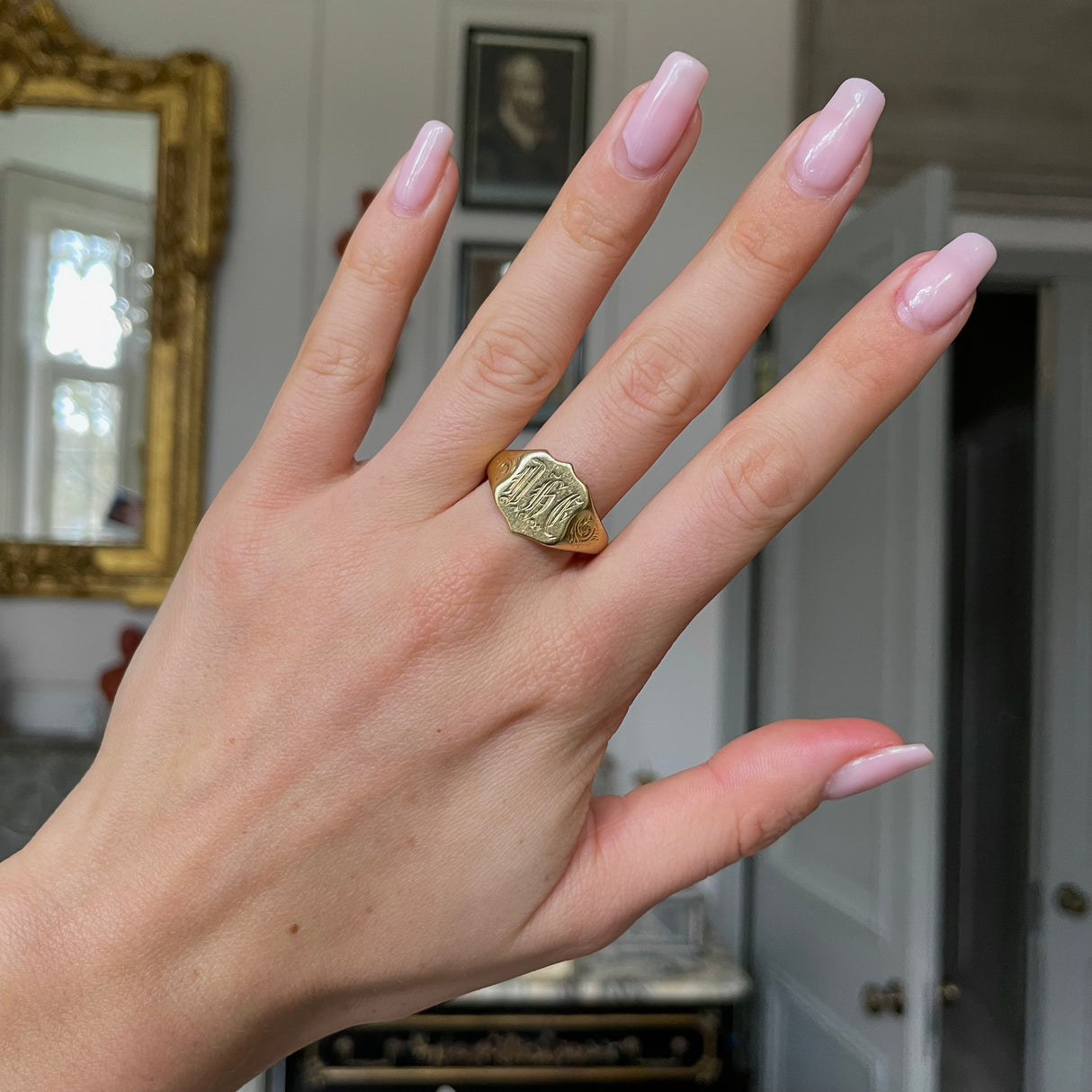 Signet ring