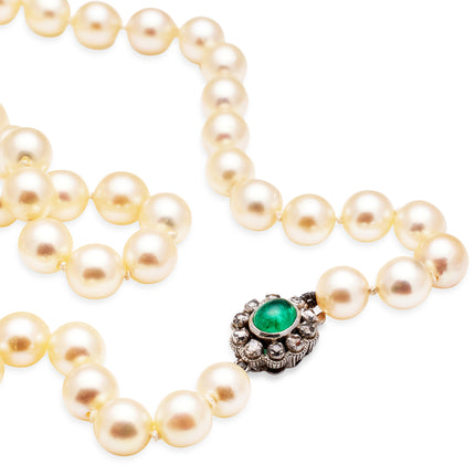Cabochon-Emerald-Pearl-String-Necklace-Diamond-Art-Deco-Timeless