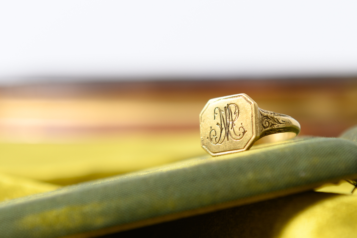 Antique Georgian, 18th century, gold signet ring