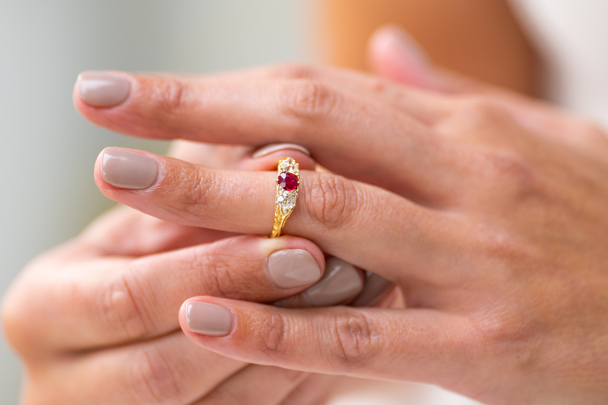 Victorian, 18ct Gold, Natural 'Blood-Red' Burmese Ruby and Diamond Ring Antique Ring Boutique | Untreated Gemstone Rings | Antique Rings | Antique Jewellery Company |  | Art Deco | Vintage Jewelry | Antique Engagement Rings | Art Deco Rings | Antique Rings | Antique Jewellery Company | Antique Jewelry | Vintage Jewellery