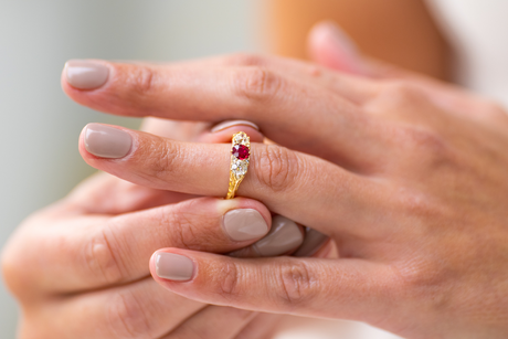 Victorian, 18ct Gold, Natural 'Blood-Red' Burmese Ruby and Diamond Ring Antique Ring Boutique | Untreated Gemstone Rings | Antique Rings | Antique Jewellery Company |  | Art Deco | Vintage Jewelry | Antique Engagement Rings | Art Deco Rings | Antique Rings | Antique Jewellery Company | Antique Jewelry | Vintage Jewellery