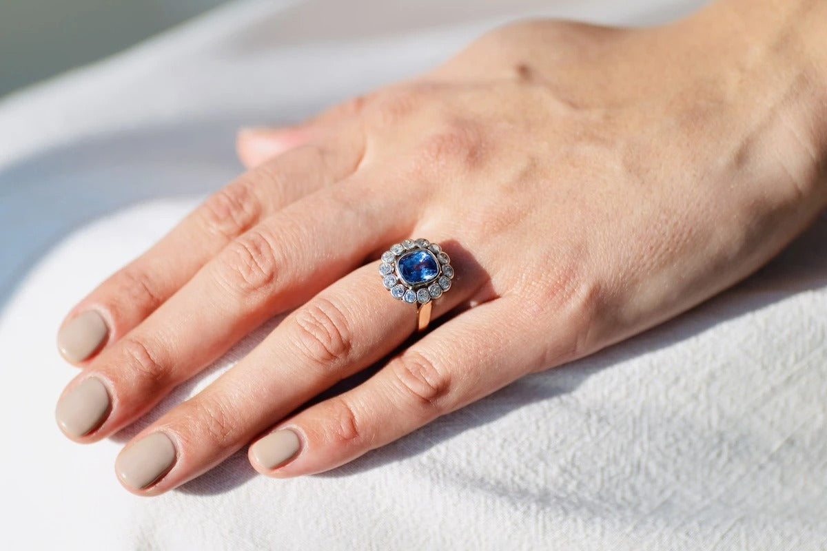 Sapphire Rings | Sapphire Engagement Rings | Topaz and Diamonds Rings | Diamond Engagement Rings | Antique Rings | Antique Ring Boutique | Vintage Engagement Rings | Antique Engagement Rings | Antique Jewellery company | Vintage Jewellery 