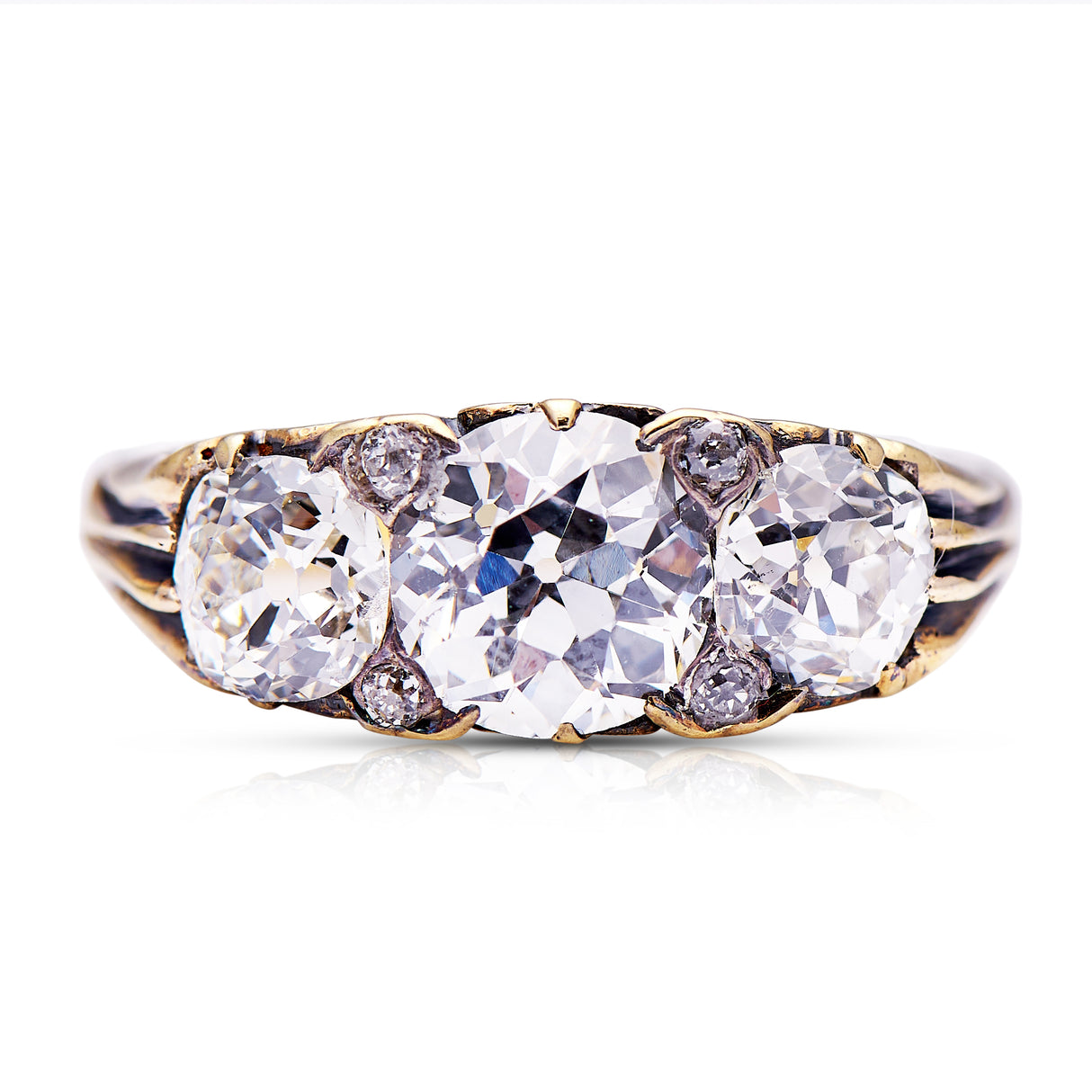 An Exceptional Victorian Diamond Three-Stone Engagement Ring, 18ct Yellow Gold