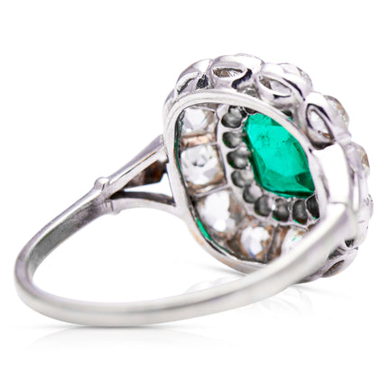 Art Deco, 18ct White Gold, Emerald and Diamond Ring