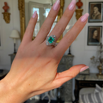 Art Deco Colombian  Emerald and Diamond Cocktail Ring