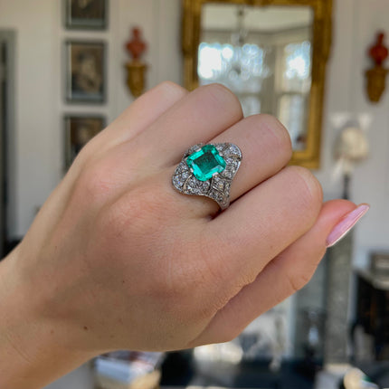 Art Deco Colombian  Emerald and Diamond Cocktail Ring