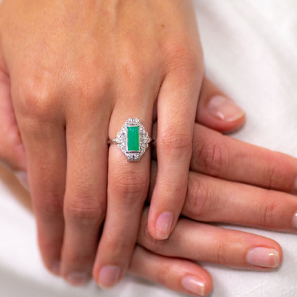 Art Deco, 14ct White Gold, Chrysoprase and Diamond Ring