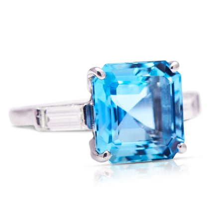 Art Deco, 18ct White Gold, Aquamarine and Diamond Ring