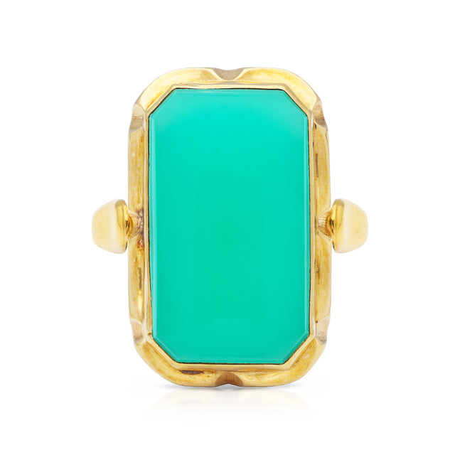 Art Deco chrysoprase and yellow gold ring, front view.