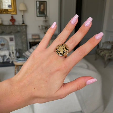 Vintage Cartier, Enamel and Green Garnet Panthère Ring, 18ct Yellow Gold