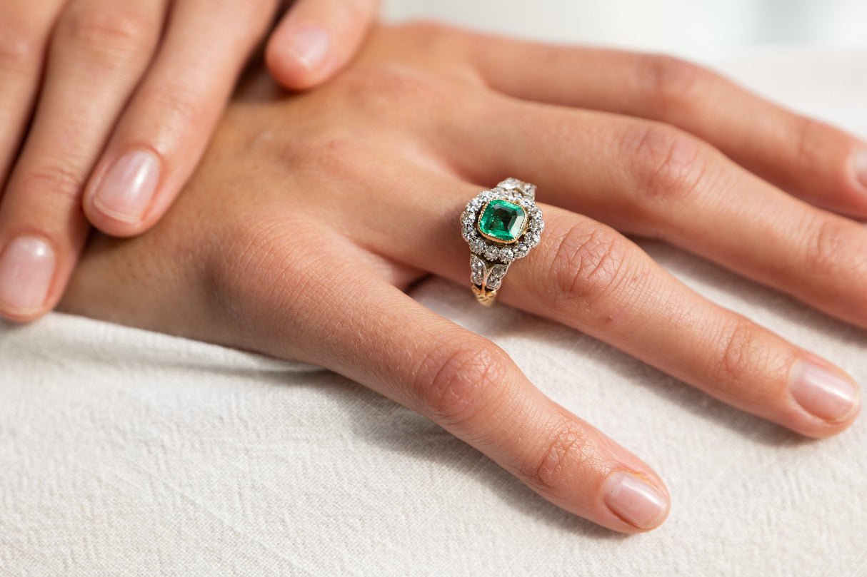 Edwardian, 18ct gold, garland style, emerald and diamond ring
