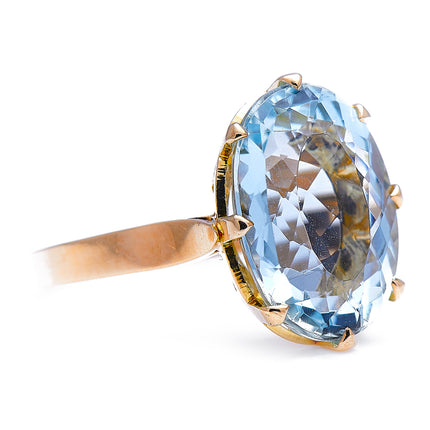Mid Century, 18ct Gold, Single Stone Aquamarine Ring