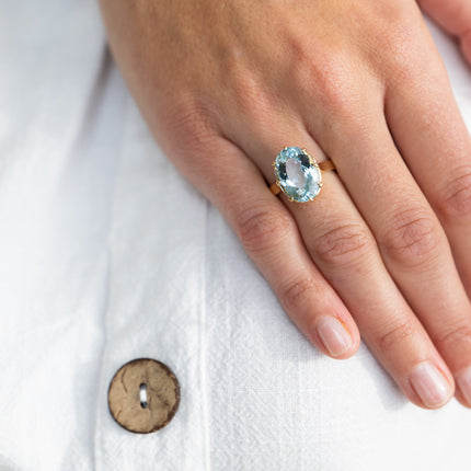 Mid Century, 18ct Gold, Single Stone Aquamarine Ring