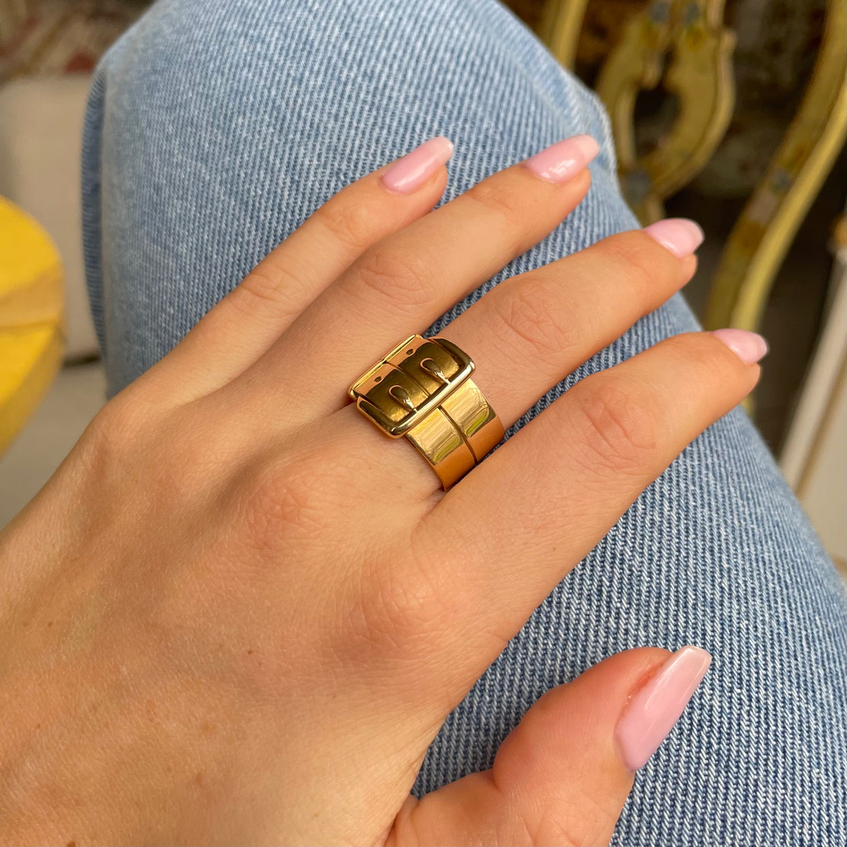 Antique | a rare 19th century large double belt ring, 18ct yellow gold