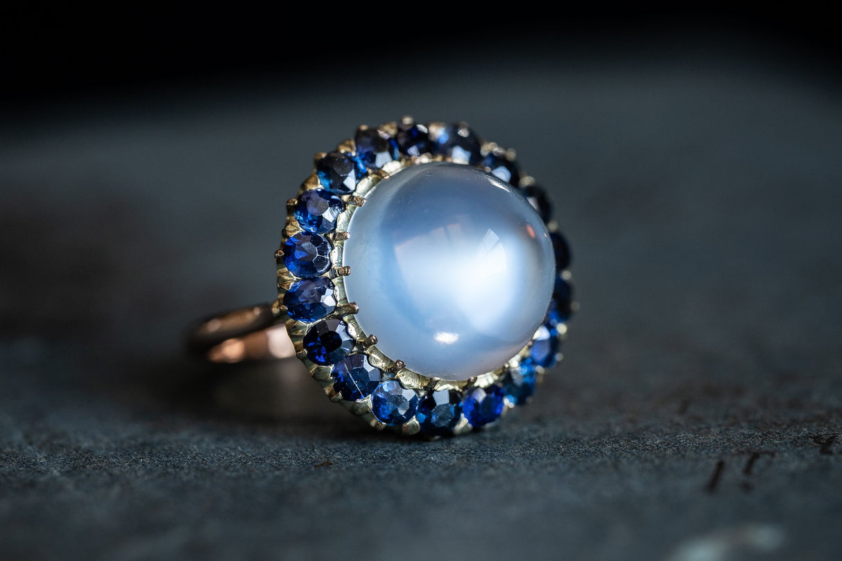 Victorian-18ct-Rose-Gold-Moonstone-Sapphire-Cluster-Ring