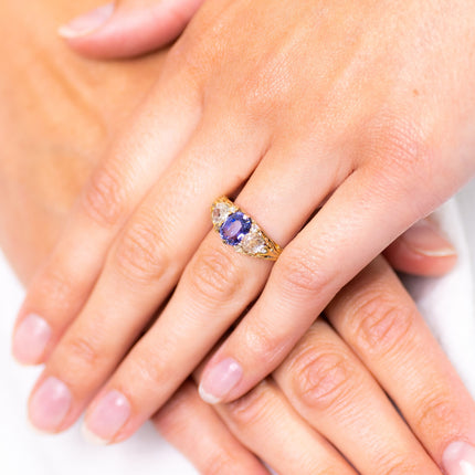 Antique_Rings | Sapphire_rings | Antique_SapphireEngagement_ 
