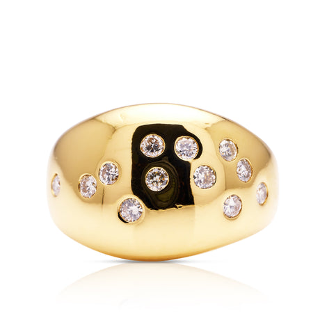 Vintage French diamond constellation ring, front view. 