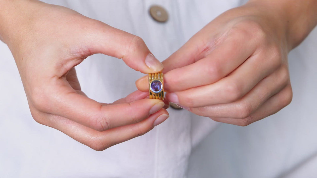 18ct gold, French, sri lankan cabochon sapphire ring
